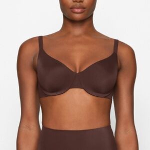 NWT SKIMS Smoothing Intimates Full Coverage Bra in Cocoa